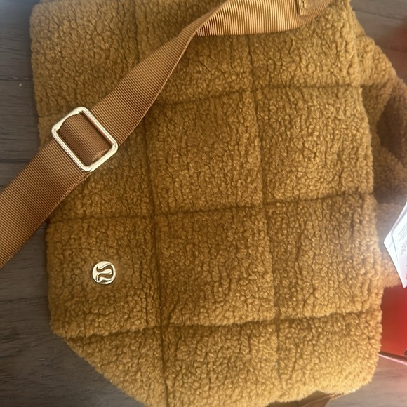 LuLuLemon Crossbody - Picture 3 of 3